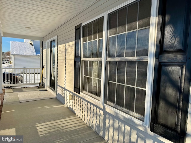 balcony featuring covered porch