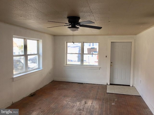 entrance foyer featuring light hardwood / wood-style floors and ceiling fan