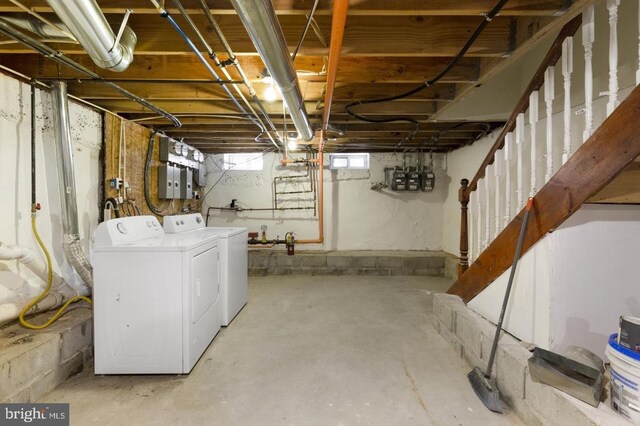 basement featuring independent washer and dryer