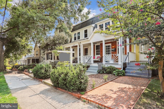 view of front of house featuring a porch