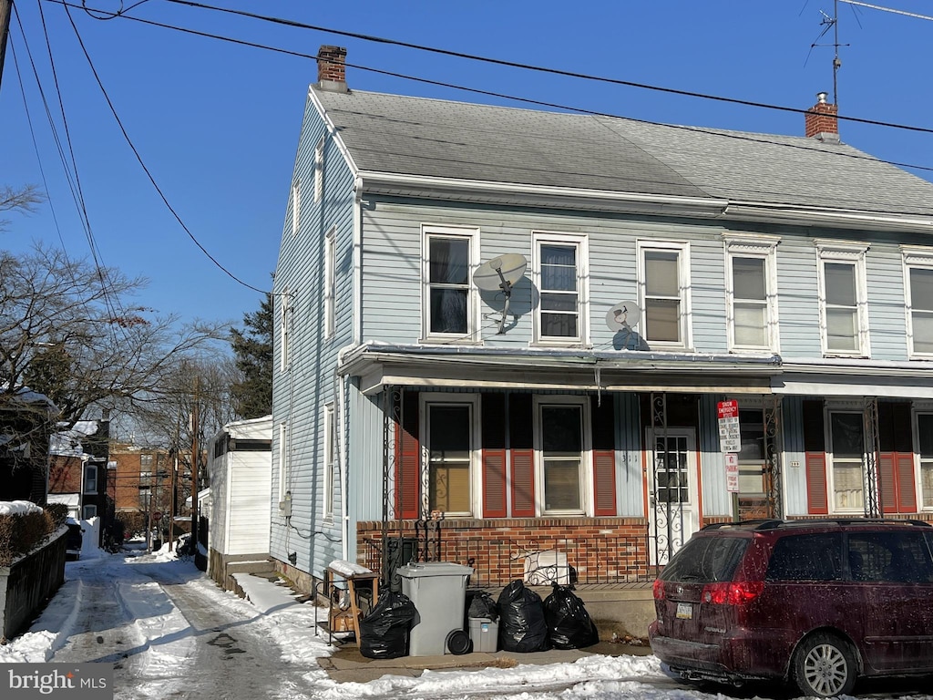 view of front of house