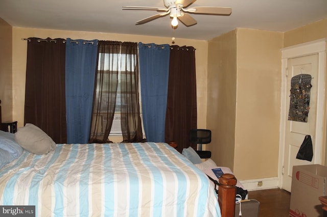 bedroom featuring ceiling fan