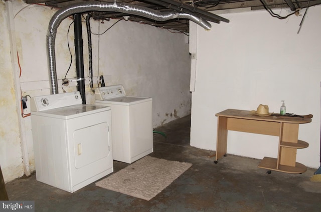 laundry room featuring washer and dryer