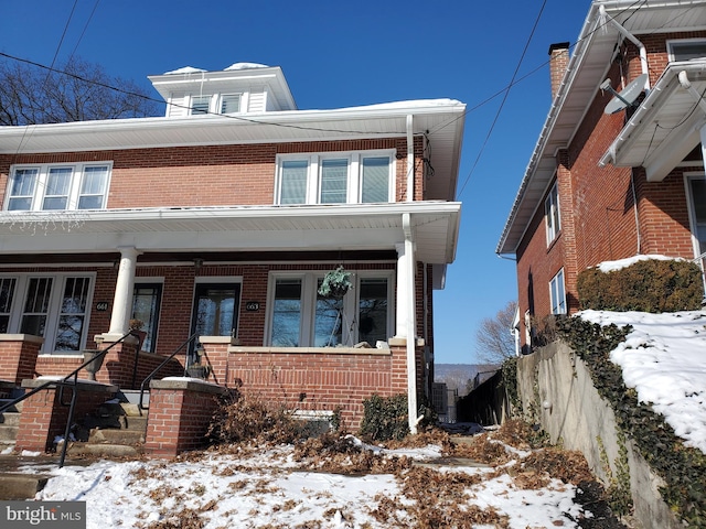 view of front facade featuring covered porch