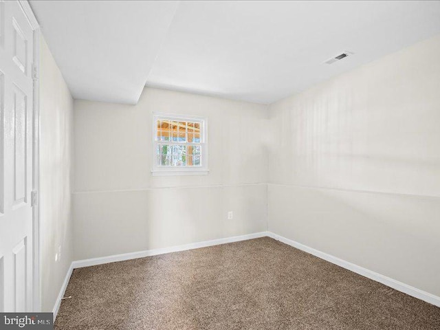 view of carpeted spare room