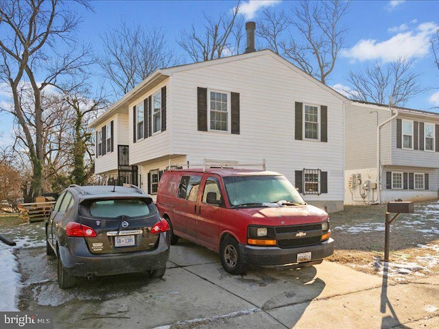 view of front of property