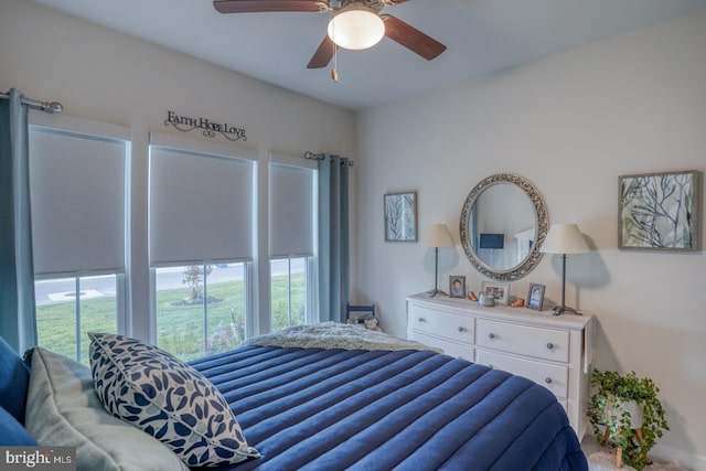 bedroom with ceiling fan