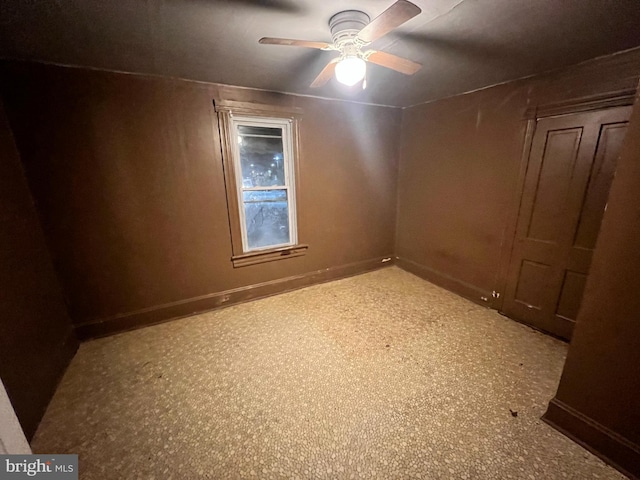 empty room with ceiling fan