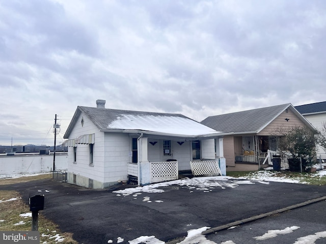 view of front of property with a porch