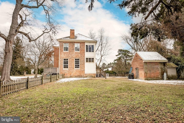 exterior space with a yard