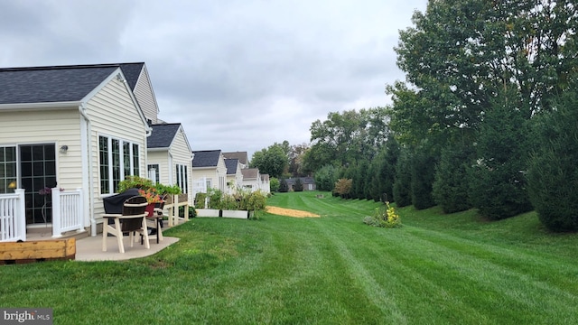 view of yard with a patio area