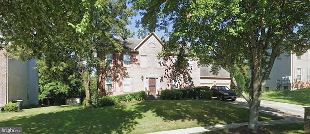 view of front of property with a front yard