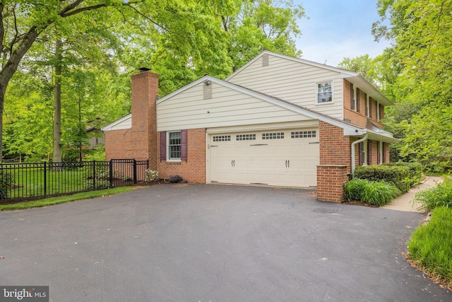 view of front facade featuring a garage