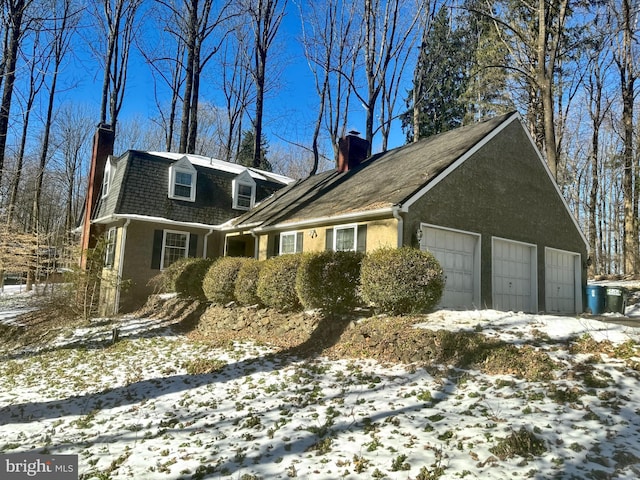 view of front facade with a garage