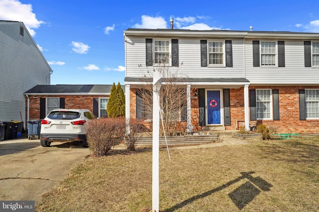 view of front of property with a front yard