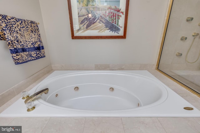 bathroom featuring a bathtub