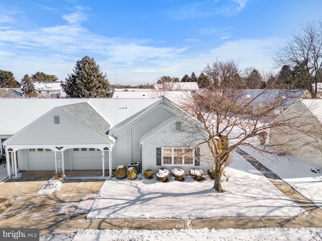 view of front of property featuring a garage