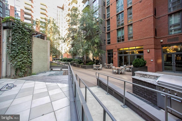 view of patio / terrace featuring an outdoor kitchen