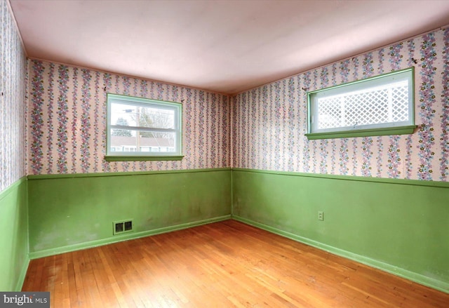 empty room featuring light hardwood / wood-style flooring