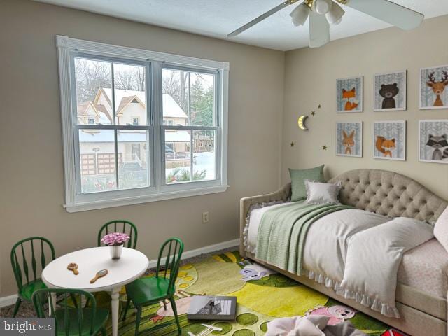 bedroom with ceiling fan