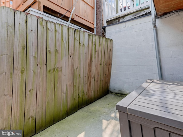 2437 Fleet St, Baltimore, MD 21224 - view of patio / terrace