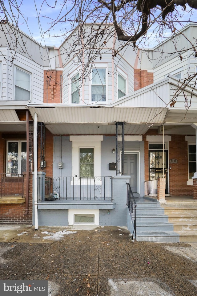 view of front of house with a porch