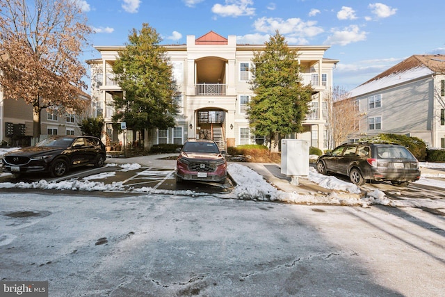 view of front facade