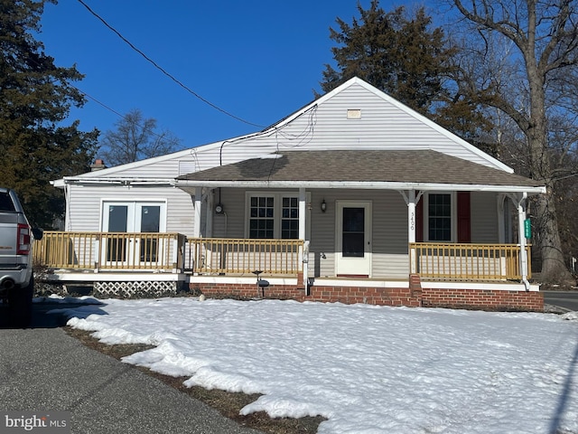 view of front of property featuring a porch