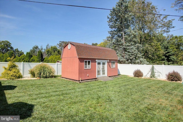 exterior space featuring a yard