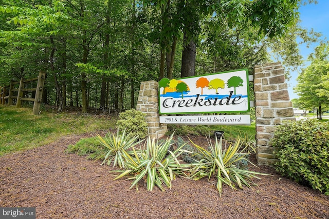 view of community / neighborhood sign