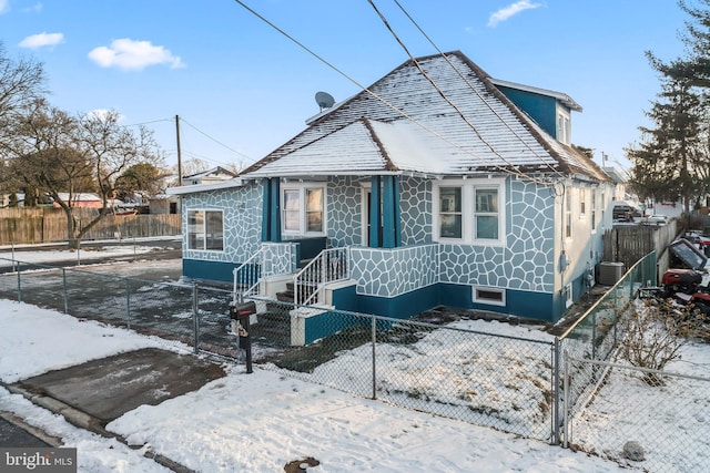 bungalow with cooling unit