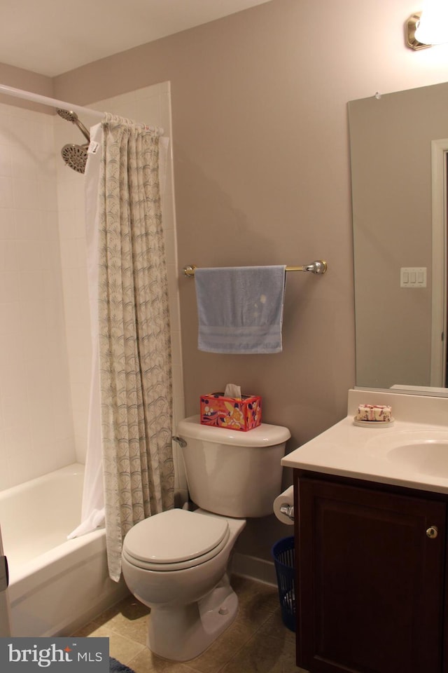 full bathroom featuring vanity, toilet, and shower / bath combo with shower curtain