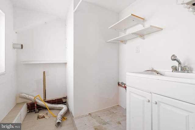 bathroom featuring sink