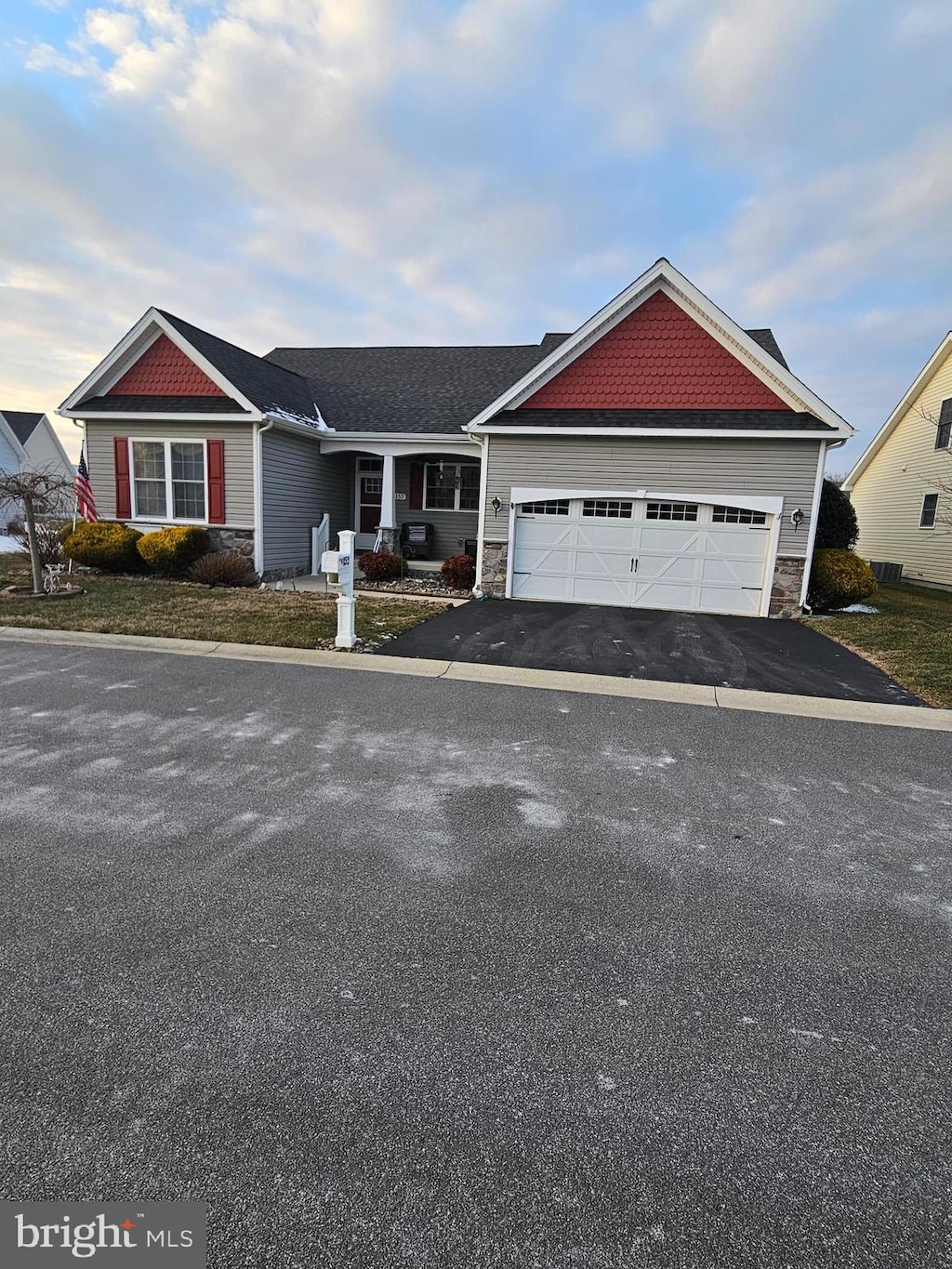 view of front facade with a garage