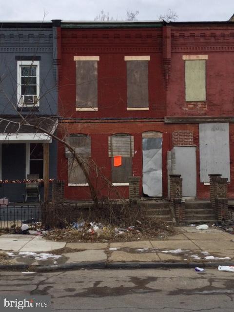 view of townhome / multi-family property