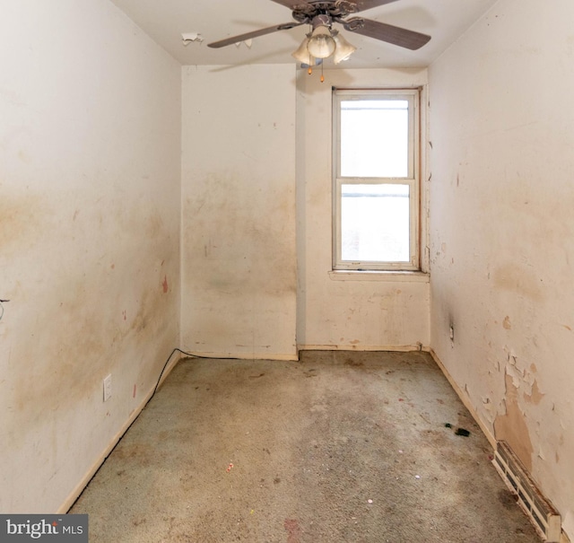 empty room with ceiling fan