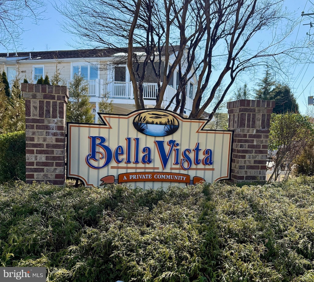 view of community / neighborhood sign