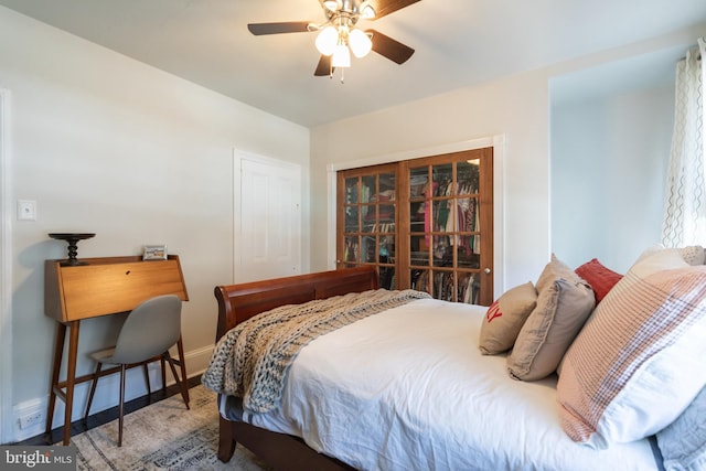 bedroom with ceiling fan