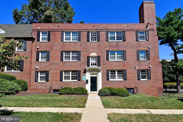 view of building exterior