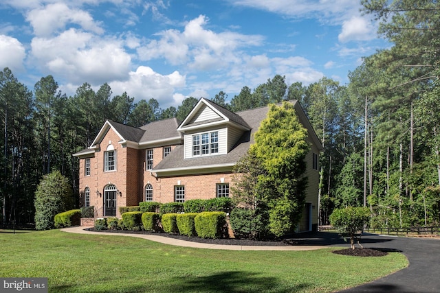 view of front of house with a front yard