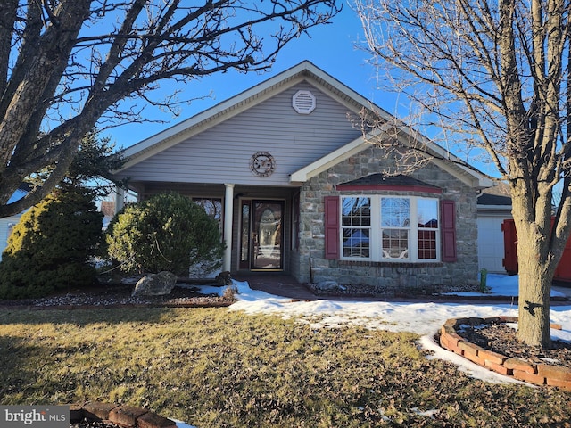 view of front facade with a front yard