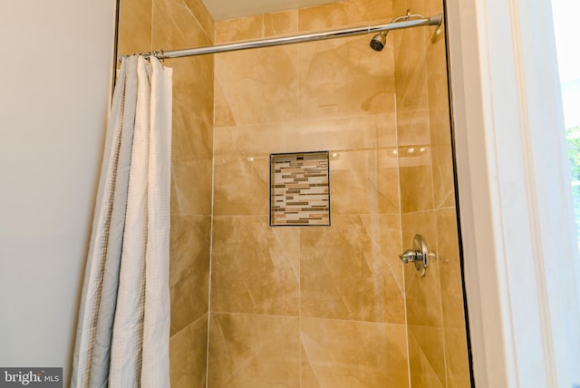 3603 Oakmont Ave, Baltimore, MD 21215 - full bath featuring a shower stall