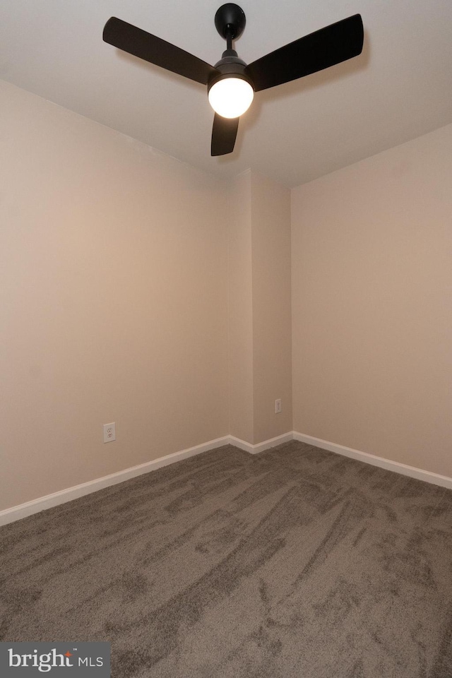 unfurnished room featuring carpet floors