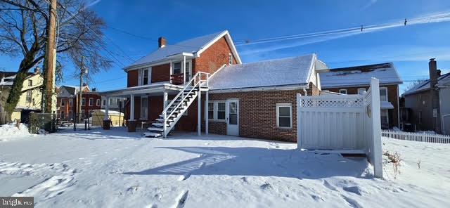 view of front of house