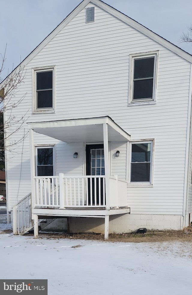 view of front facade with a porch