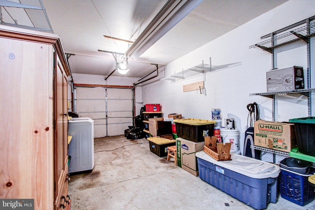 garage featuring washer / clothes dryer