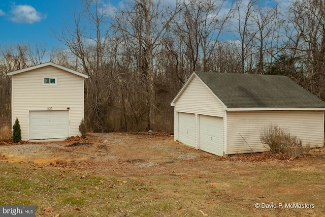 view of detached garage