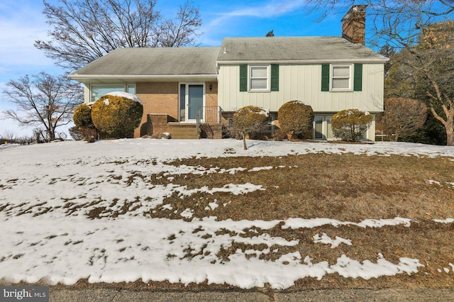 view of front of property