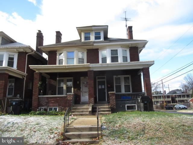 view of front facade with a porch