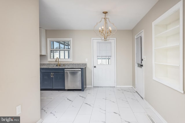 kitchen featuring sink, an inviting chandelier, hanging light fixtures, dishwasher, and built in features